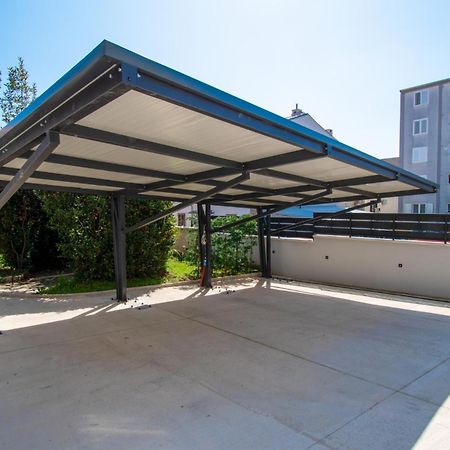 City Life With Free Parking Pula Exterior photo